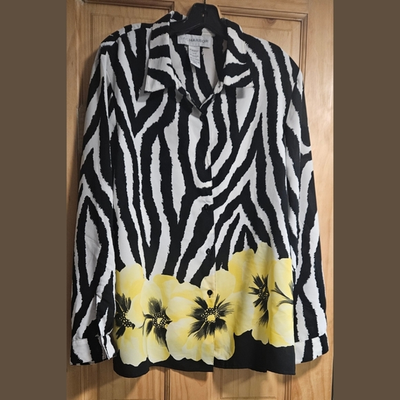 Sag Harbor Blouse, Black/White, Yellow Hibiscus. Button Down, 18 EUC✔️ - Picture 15 of 16